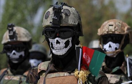 طالبان، فرودگاه قندهار را موشک باران کرد