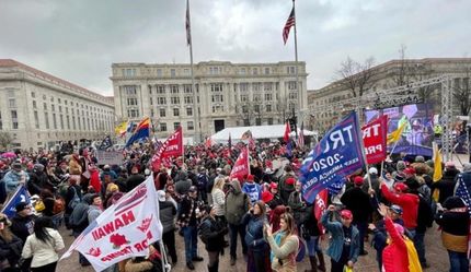 هواداران ترامپ مقابل کنگره تجمع کردند