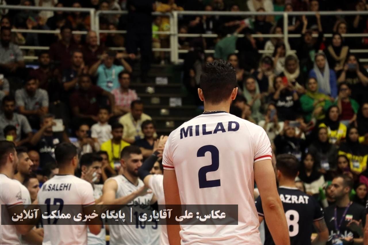 جام ۲۲: دیدار تیم‌های والیبال ایران و هنگ‌کنگ در سالن پر از تماشاگر غدیر ارومیه