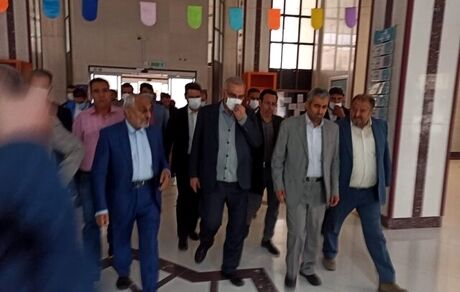 وزیر ورزش نیاز به جراحی ندارد / خطر برطرف شده است