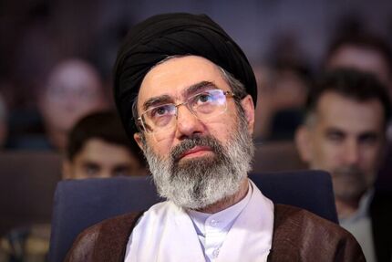 رهبر معظم انقلاب: کلید هرچه قوی‌تر شدن ایران، مرزشکنی علمی نخبگان است
