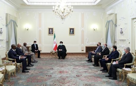 رئیس جمهور: جمهوری اسلامی ایران از استقلال و پیشرفت مردم آفریقا حمایت می‌کند