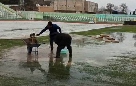 آبروریزی فوتبال ایران: برف‌روبی با فرغون و این حرفا! + ویدئو