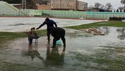 آبروریزی فوتبال ایران: برف‌روبی با فرغون و این حرفا! + ویدئو