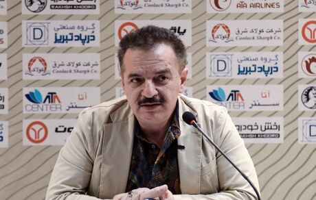 زنوزی: تراکتور چهارمین تیم پرهزینه فصل قبل لیگ برتر بود / بازیکنی با یکی از تیم‌ها قرارداد ۵ میلیون دلاری بسته است