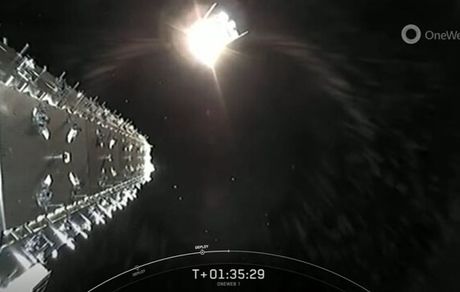 شرکت ایلان ماسک ماهواره رقیب را به فضا فرستاد