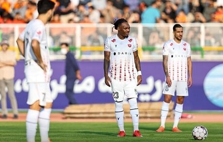 پرسپولیس صدرنشین لیگ برتر فوتبال شد