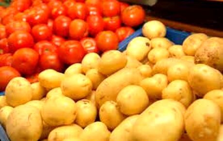 قیمت سیب زمینی و گوجه فرنگی کاهش یافت