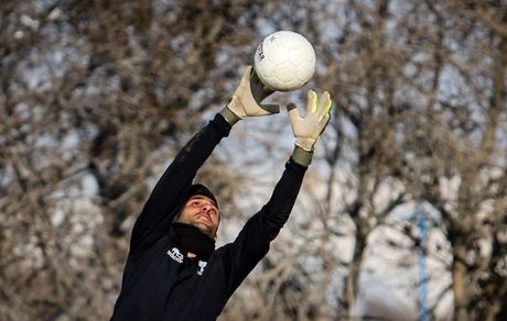 حضور دروازه‌بان و سرپرست جدید استقلال در تمرین آبی‌ها/ عکس