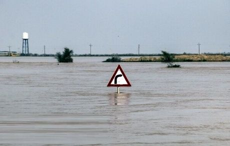 
آماده‌باش تیم‌های واکنش سریع بهداشتی در مناطق سیل‌زده/ نجات جان ۲۳ مادر باردار
