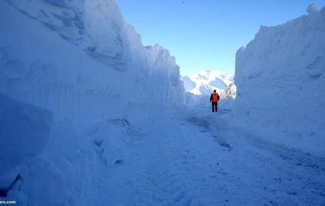 بارش ۳ متر برف در ترکیه در نزدیکی مرز ایران