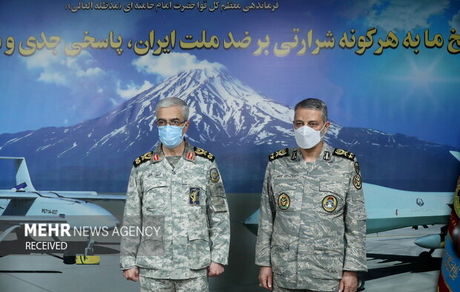 سرلشکر باقری: تهدید را کوچک نمی‌گیریم/پهپادها هر روز جایگاه بالاتر پیدا می‌کنند