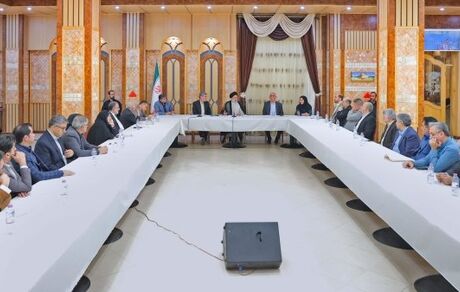 رئیسی: بنای دولت مردمی در مواجه با مسایل، نه عبور از کنار چالش‌ها بلکه حل مشکلات است