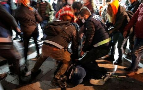 تظاهرات در استانبول برای دومین شب ادامه یافت