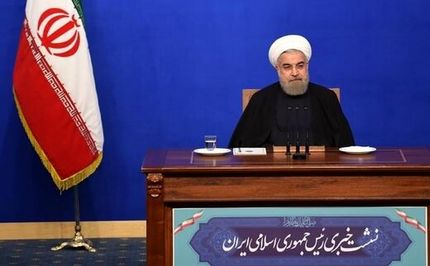 روحانی: شرایط سخت اقتصادی و سیاسی را پشت سر گذاشتیم/ تورم نقطه به نقطه از ۵۲ درصد به ۳۴ درصد رسیده است