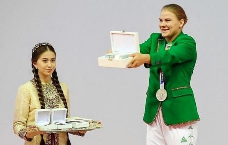 نخستین مدال آور المپیکی ترکمنستان، خودرو، آپارتمان و پول نقد دریافت کرد