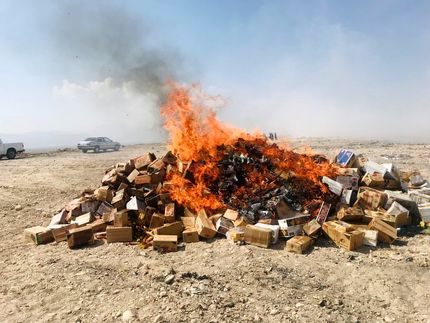 ۸۵۰۰ کیلو موادغذایی تاریخ گذشته در جیرفت معدوم شد