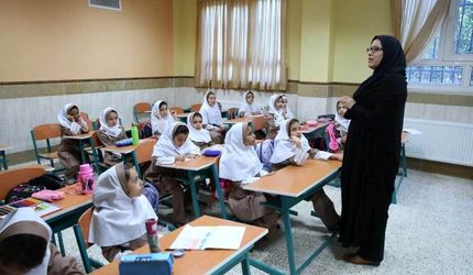 ثبت نام ۳۰ هزار معلم بازنشسته برای بازگشت به کار