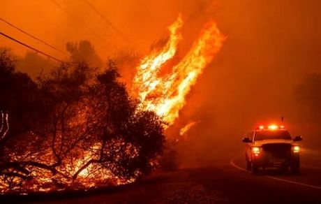 مهار آتش‌سوزی گسترده در مراتع شلمزار 