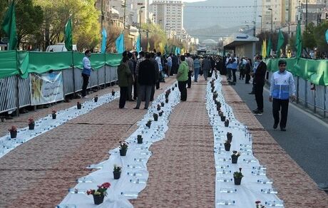 بزرگترین سفره افطاری در مشهد برقرار می‌شود