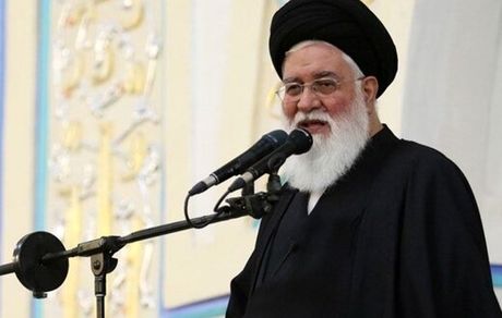 حملات جدید علم‌الهدی به دولت:گرانی بنزین چه ربطی به نان دارد؟/مگر مجبورید وزیر و وکیل شوید/کشور درحال جنگ با آمریکاست