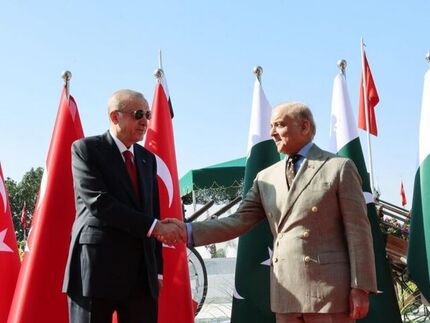 آغاز دوباره فعالیت قطار باری از اسلام آباد به استانبول از طریق تهران که بعد ۱۶ سال 