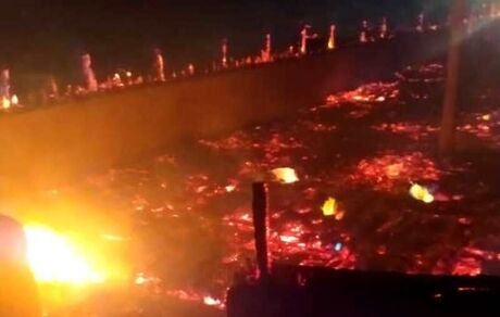 یک کمپ استراحت‌گاهی و بازارچه فروش در چابهار به آتش کشیده شد