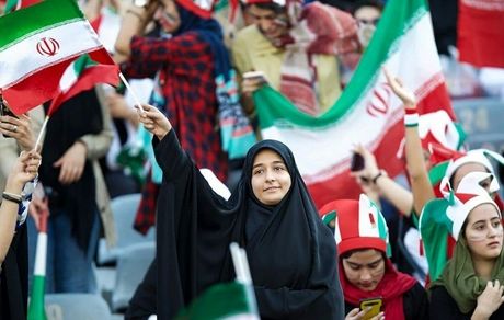 فیفا خطاب به ایران: حضور بانوان در استادیوم بصورت غیرگزینشی باشد