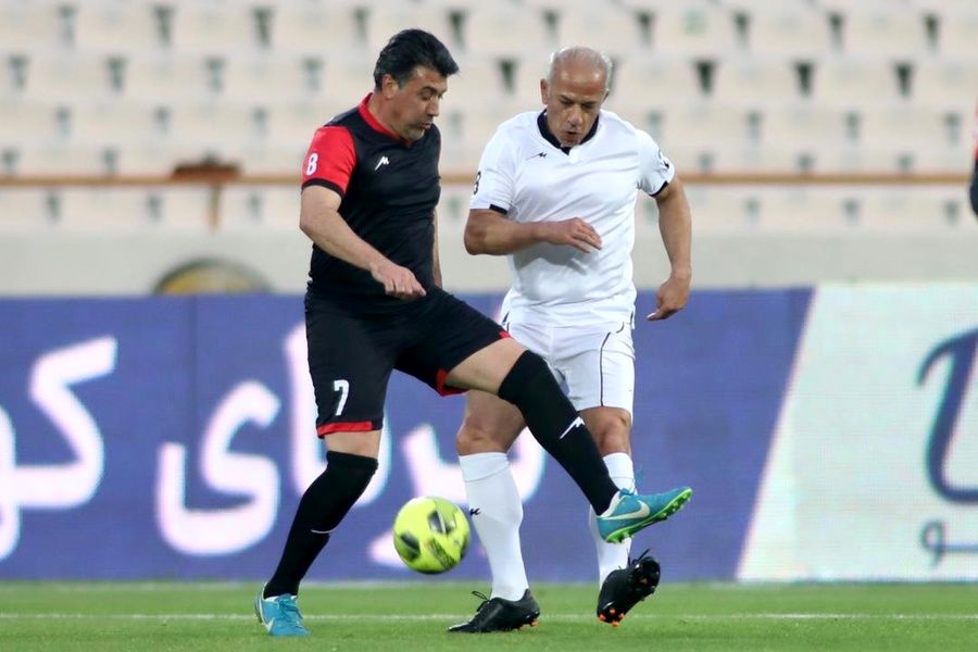 تصاویر دیدار دوستانه منتخب سرخابی و منتخب ۹۸ به یاد انصاریان و میناوند