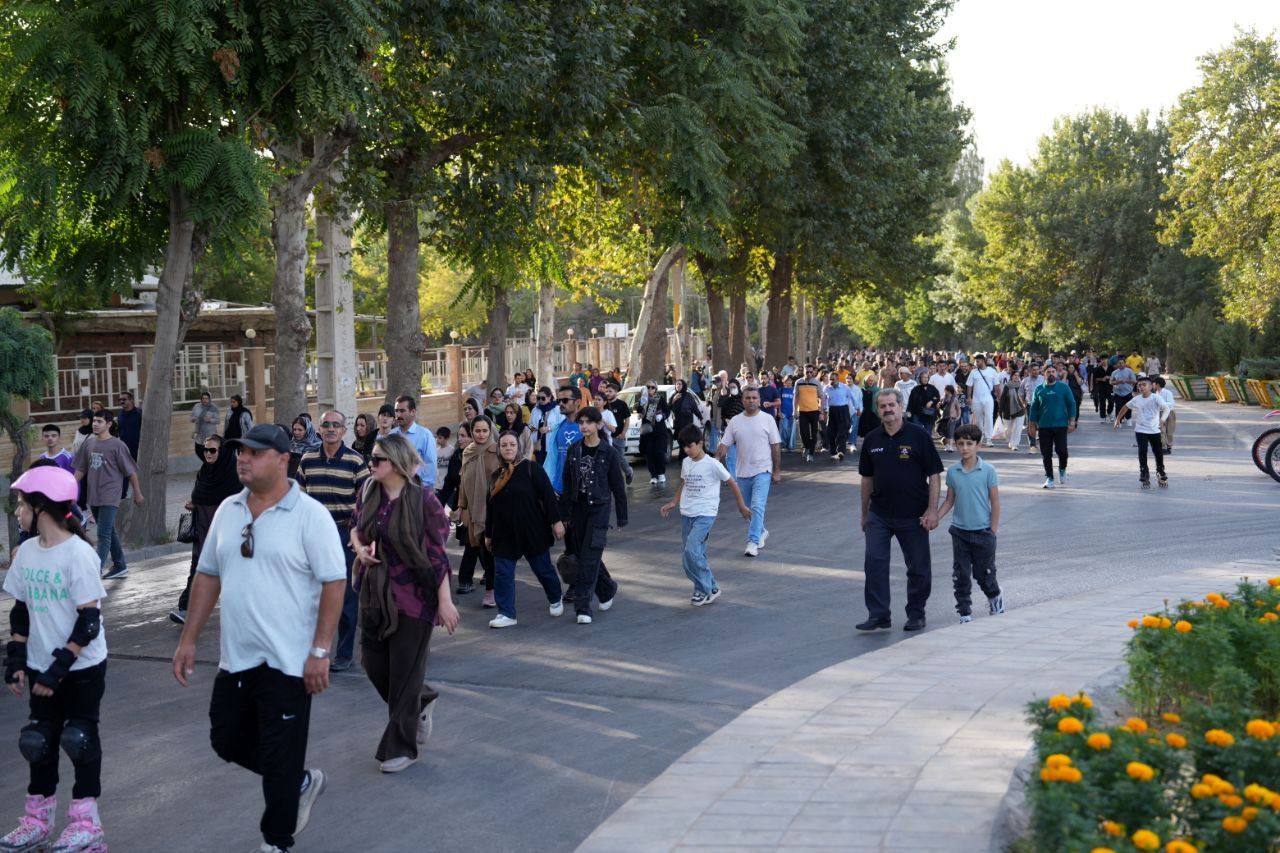 همایش بزرگ پیاده روی خانوادگی شهرستان مهاباد