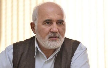 
احمد توکلی: با استیضاح حسن روحانی بیشتر موافقم