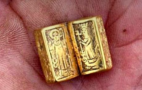 کشف یک کتاب انجیل مینیاتوری ۶۰۰ ساله در انگلیس