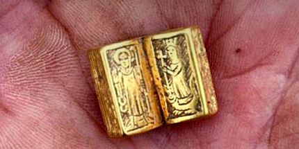 کشف یک کتاب انجیل مینیاتوری ۶۰۰ ساله در انگلیس