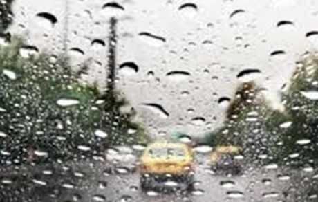 بارش باران در محورهای ۱۱ استان/ انسداد جاده چالوس تا ساعت ۱۷