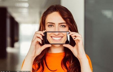 اپلیکیشن مخصوص برقراری تماس تصویری با دندانپزشک