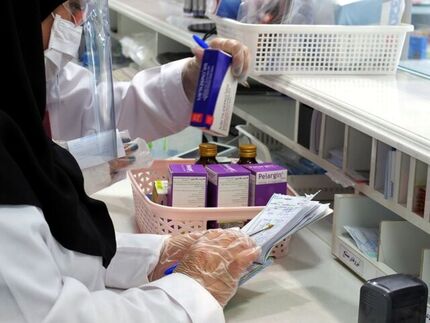گلایه داروخانه‌ها از بیمه دی و تامین اجتماعی / پرداختی به گمرک، علت عمده کمبودهای دارویی