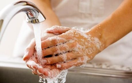 ویروس کرونا تا چند ساعت در آب زنده می ماند؟