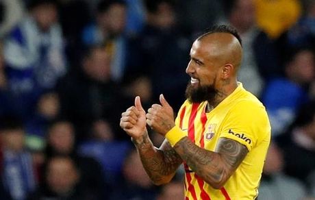 هافبک شیلیایی در بارسلونا ماندگار می‌شود؟!