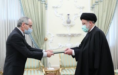 از استقلال‌خواهی و روحیه مقاومت مردم الجزایر حمایت می‌کنیم