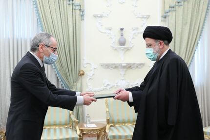 از استقلال‌خواهی و روحیه مقاومت مردم الجزایر حمایت می‌کنیم