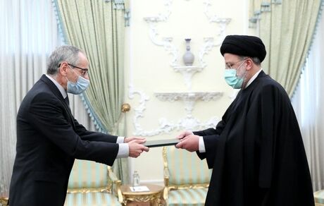 از استقلال‌خواهی و روحیه مقاومت مردم الجزایر حمایت می‌کنیم