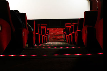 اولویت فیلم‌های فجر در اکران نوروز ۹۹/ توزیع پرفروش‌ها در طول سال