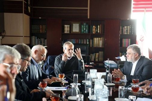 حضور رئیس جمهور در استانداری تهران برای بررسی شبکه ریلی