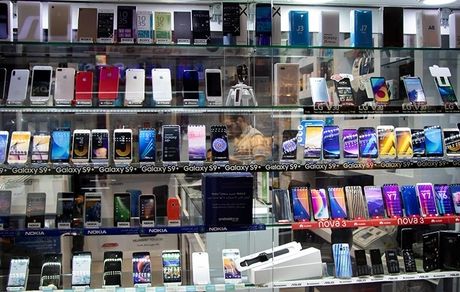 بازار موبایل سال آینده رکود بیشتری خواهد داشت / گرانی در راه است