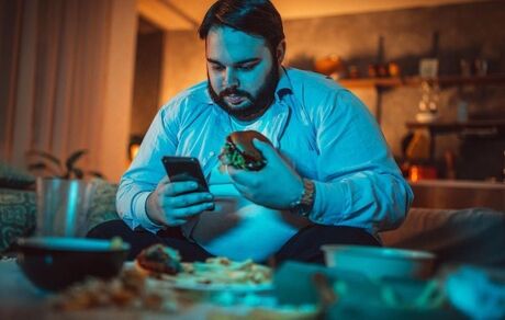 موفقیت جدید دانشمندان: کنترل اختلال پرخوری با کاشت تراشه در مغز