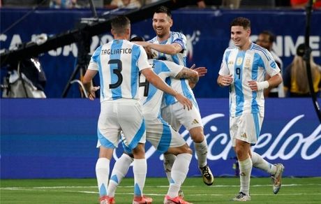 مسی درخشید / آرژانتین و برزیل حریفانشان را گل‌باران کردند