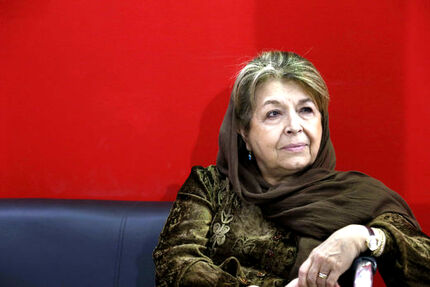 انتقاد لیلی گلستان از آن‌ها که به‌خاطر پول گالری می‌زنند