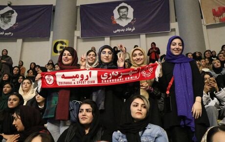 ارومیه‌ای‌ها به هیچ تیمی رحم نمی‌کنند / صدرنشین لیگ برتر والیبال همچنان می‌برد