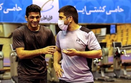 انتقادات تند پدر حسن یزدانی علیه علیرضا دبیر رئیس فدراسیون کشتی