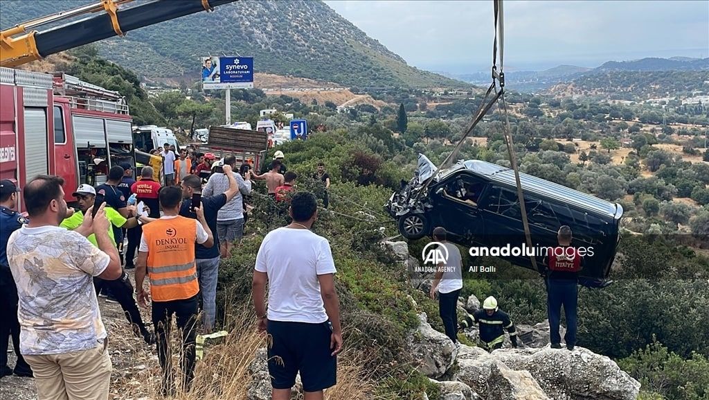 تصادف شدید ابراهیم تاتلیس خواننده مشهور ترکیه